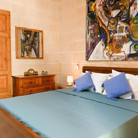 Apartment A Cosy Nest Overlooking The Sea - Happy