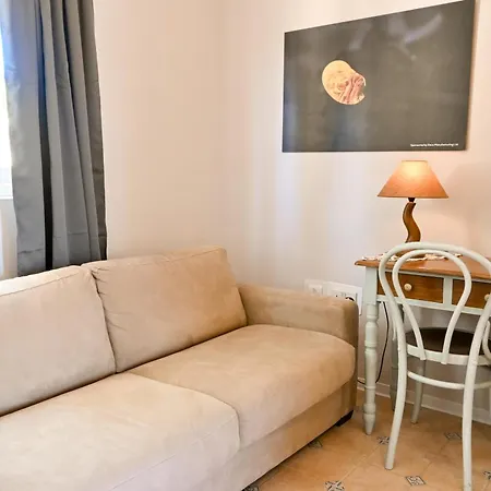 A Cosy Nest Overlooking The Sea - Happy Birżebbuġa