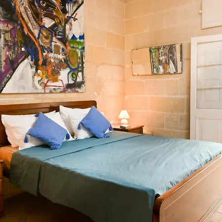 A Cosy Nest Overlooking The Sea - Happy *