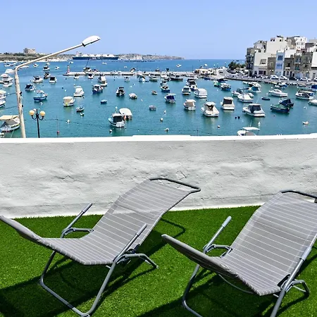 A Cosy Nest Overlooking The Sea - Happy Birżebbuġa